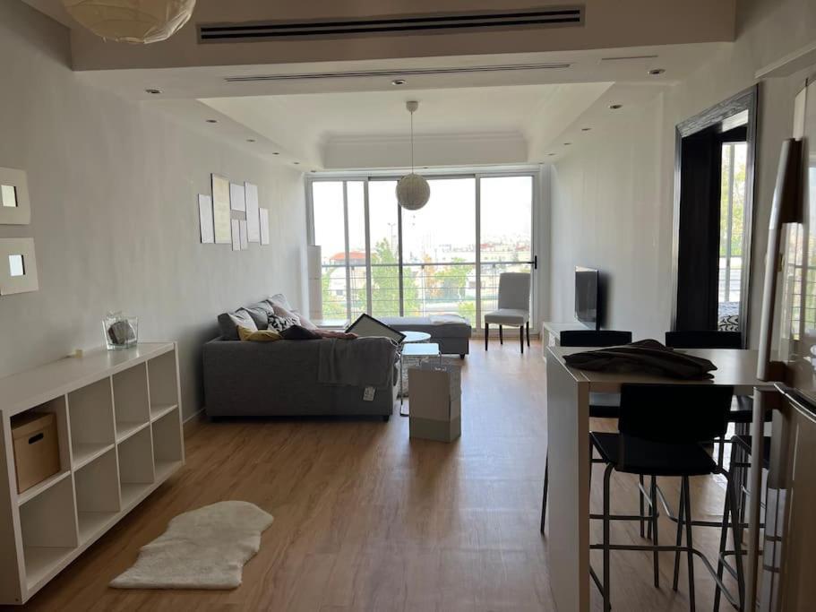 Ronza Elegant Apartment Аман Екстериор снимка